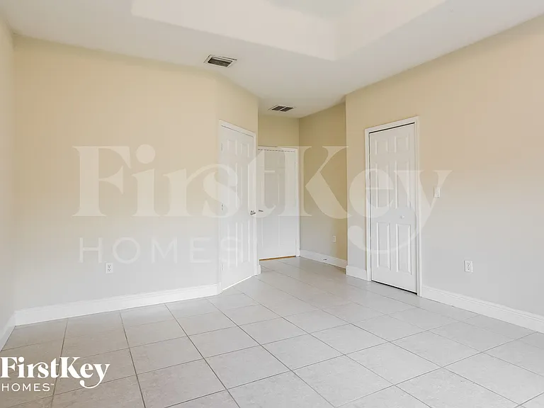 213 SW 15th Pl — Photo 9