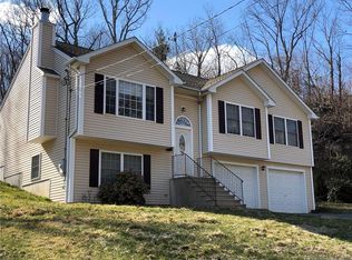 79 Gaylord Dr, Waterbury, CT 06708