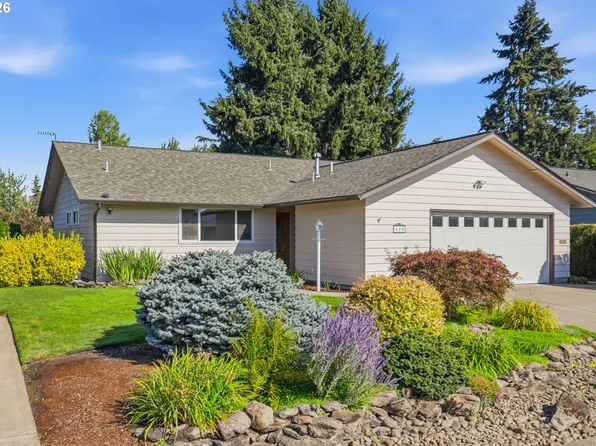 404 S Columbia Dr, Woodburn, OR 97071