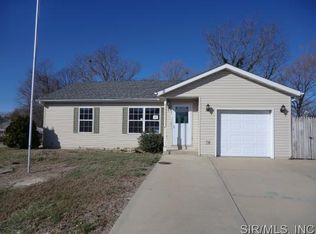 219 W Harrisonville Dr, Valmeyer, IL 62295