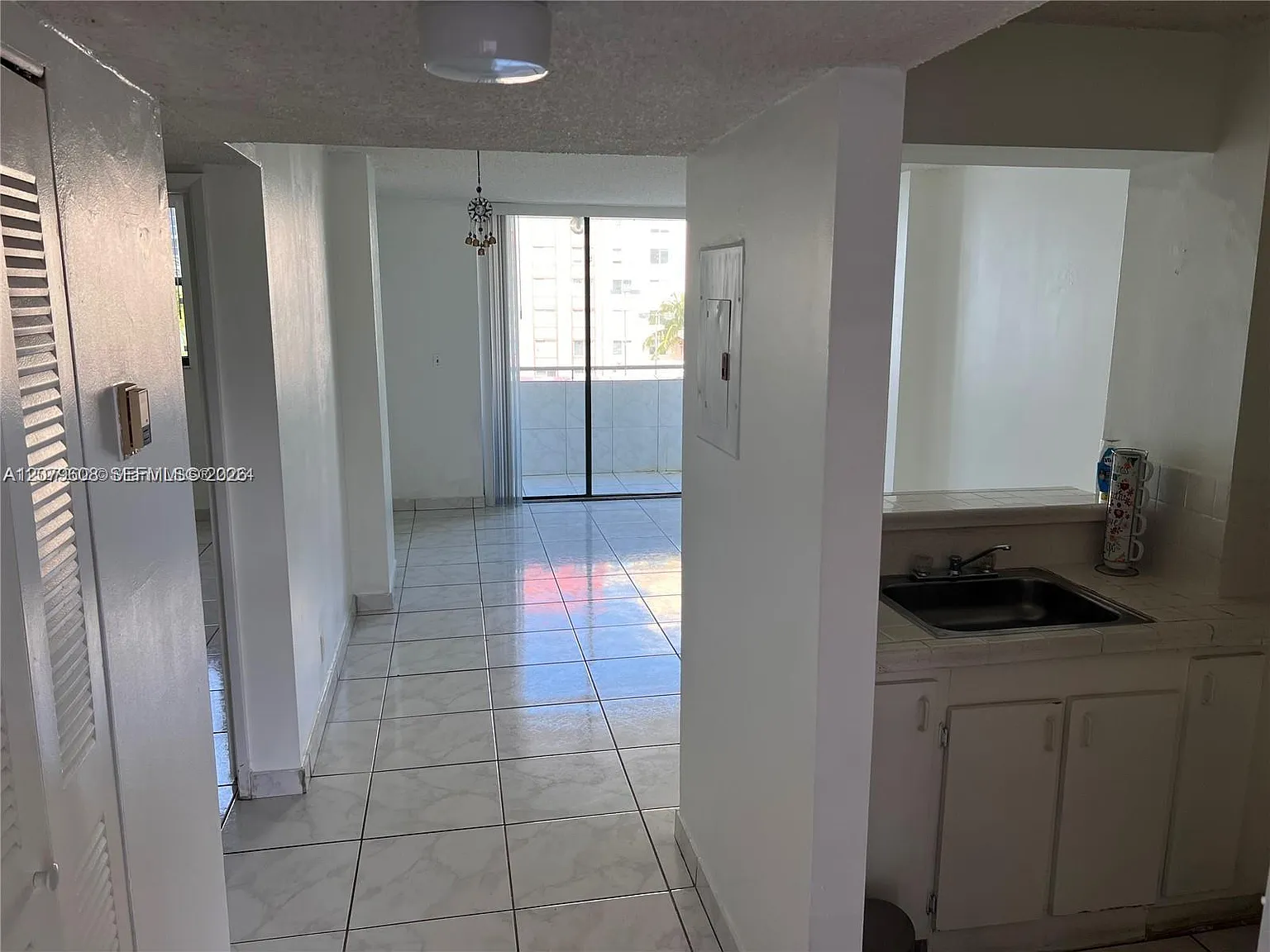 Rioplaza Condominium South — Photo 4