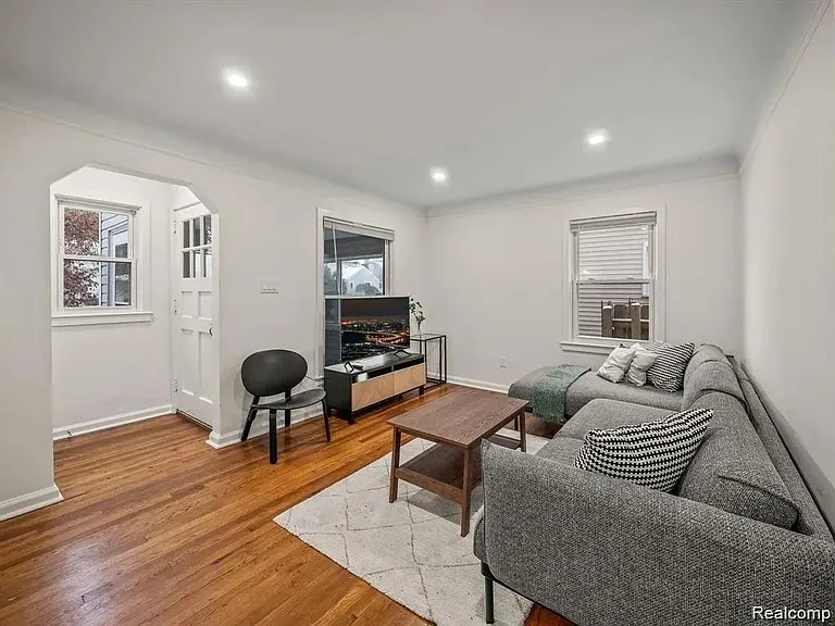 3350 Prairie Ave — Photo 10