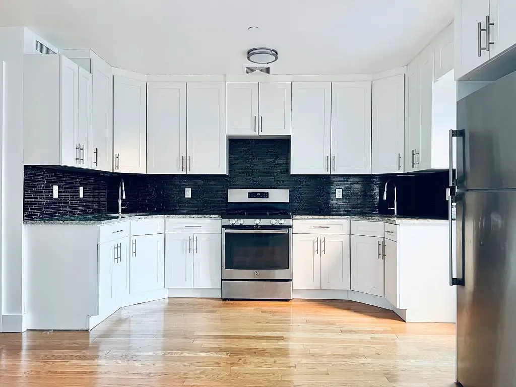 5 bed, 6.0 bath, 1100 sqft, $1,250 — Photo 4