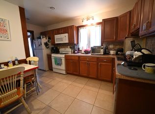665 Hammond St #2A, Chestnut Hill, MA 02467