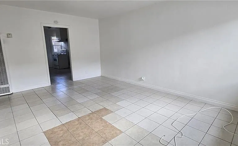 1095 E Nocta St #C — Photo 11
