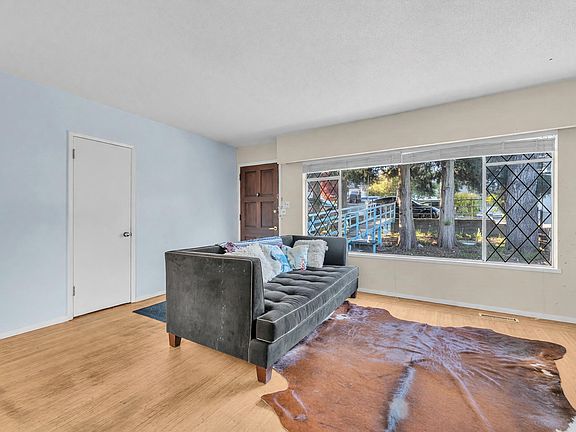 3rd image of 1144 Rochester Ave