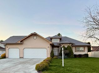 1613 E 6th St, Deer Park, WA 99006