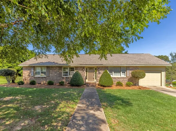 106 Lynnview Dr, Americus, GA 31709