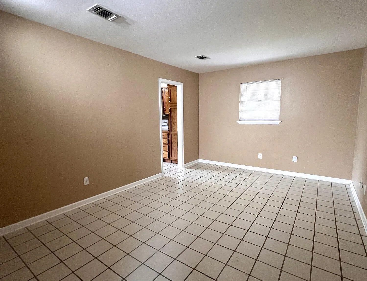 3 bed, 2.0 bath, 1508 sqft, $1,650 — Photo 3