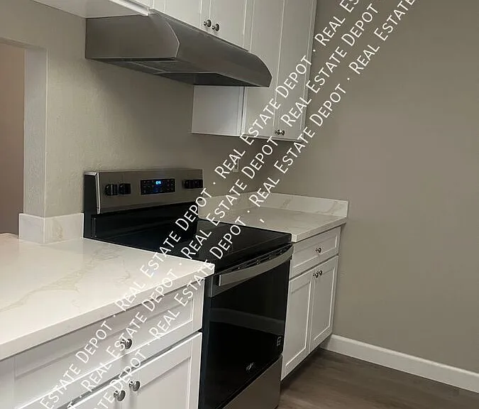 1152 Johnson Ct — Photo 3
