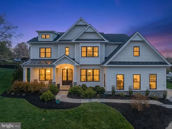 1118 Westbriar Ct NE, Vienna, VA 22180