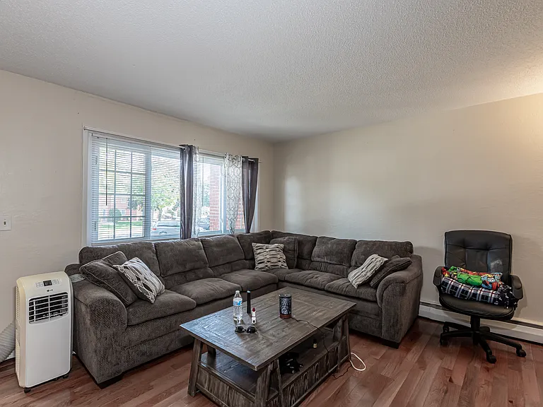Brook Haven Condominiums — Photo 10
