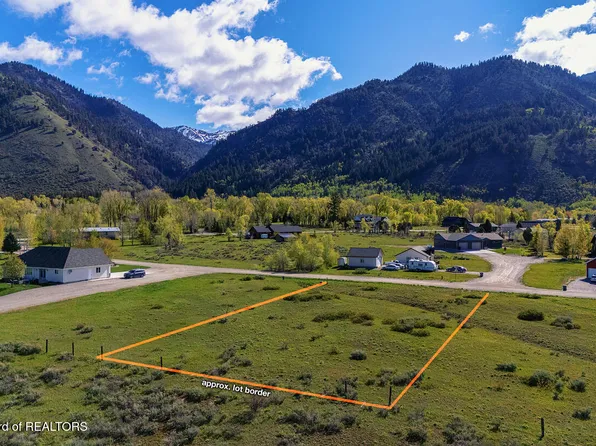 8 Ponderosa Pl, Thayne, WY 83127