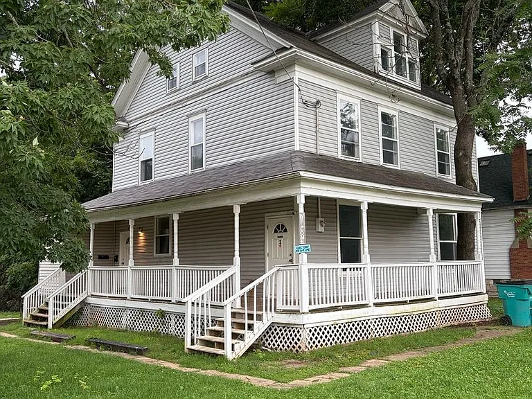 724 W Elm St — Photo 40