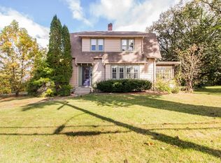 805 School St, Webster, MA 01570