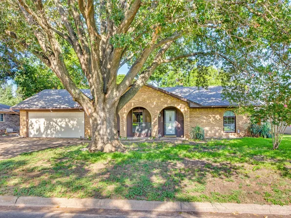 1008 Park Dr, Fort Worth, TX 76126