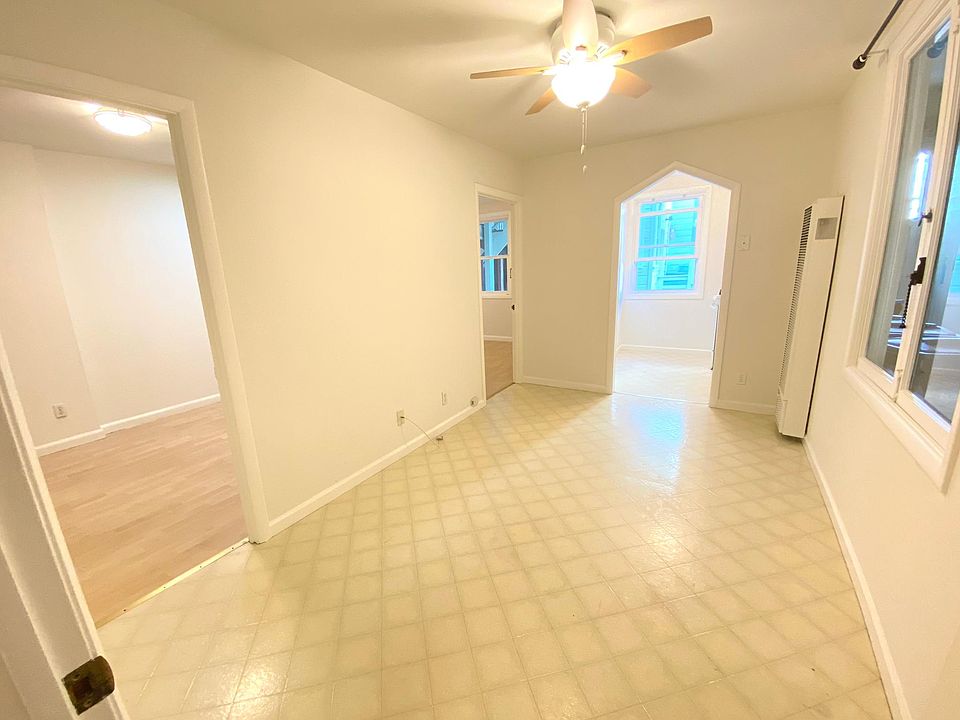 Efficient layout - 3 separate rooms with kitchen alcove