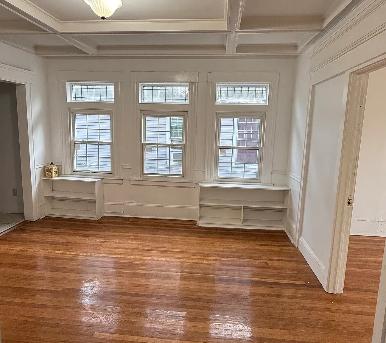 3 bed, 1.0 bath, 3482 sqft, $2,250 — Photo 2