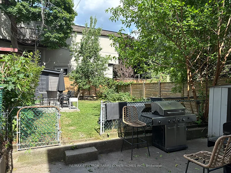 53 Highview Cres #UPPER — Photo 12