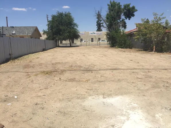 2207 Monterey St APT 2, Bakersfield, CA 93306