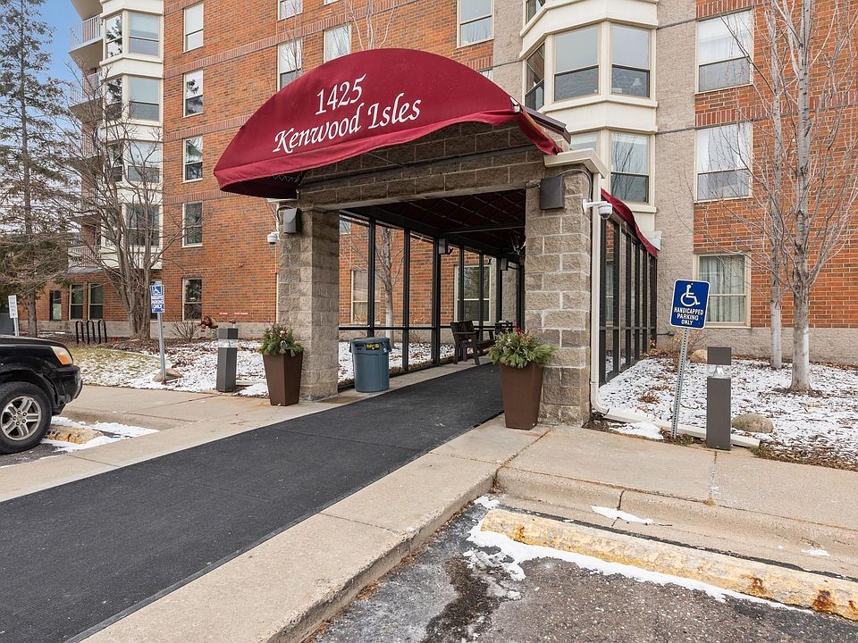 1st image of 1425 W 28th St APT 405