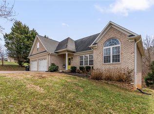 591 Morning Side Dr, Winston Salem, NC 27107