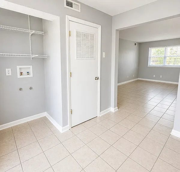401 N Main St #6A — Photo 5