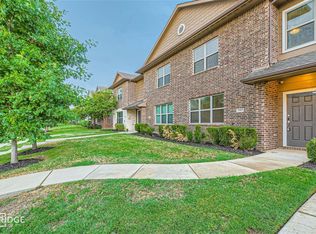 1320 Lake Crest Ln, Lewisville, TX 75057