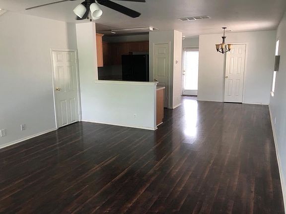 2nd image of 409 N Cascades Ave APT 2