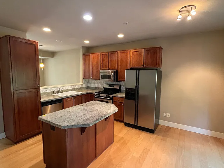 2145 NE 50th Way — Photo 4
