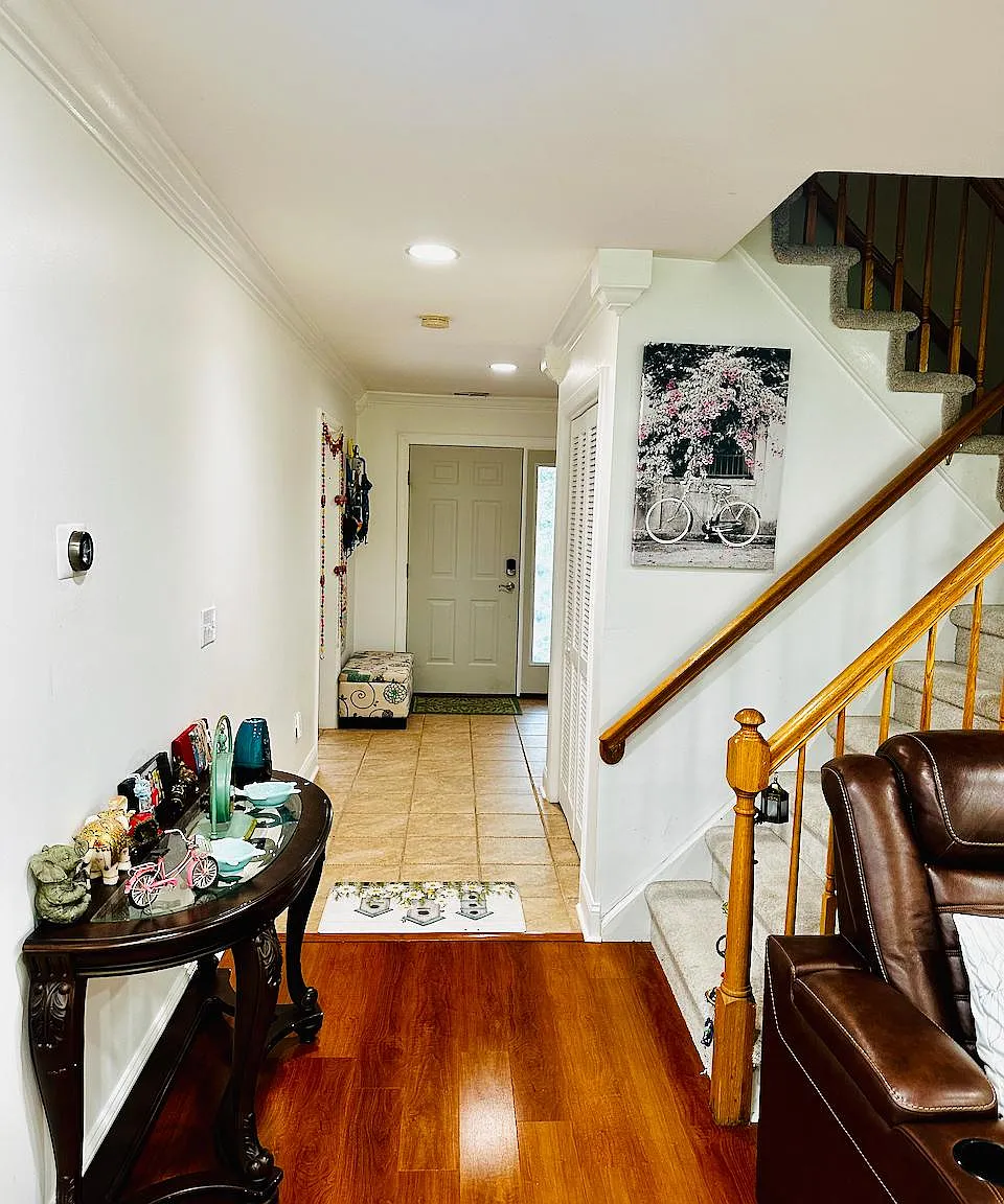 3 bed, 2.5 bath, 2066 sqft, $3,650 — Photo 3