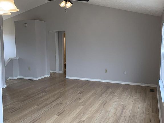 4th image of 1720 Stewart Dr