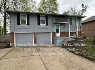 1201 NW Golfview Dr, Grain Valley, MO 64029