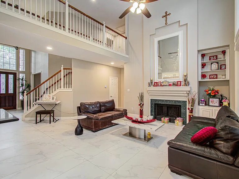 12427 Shadycrest Dr — Photo 6