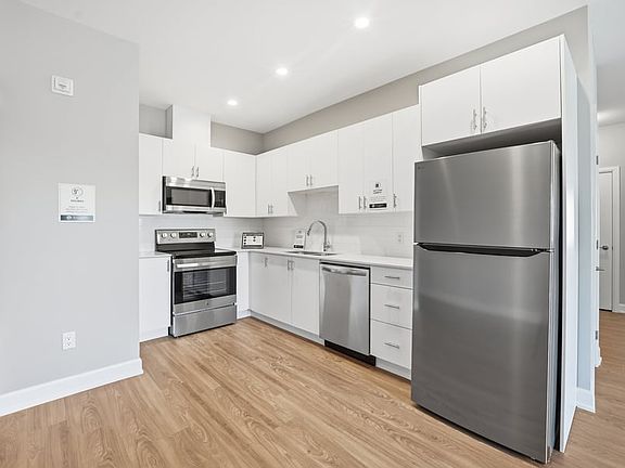 4th image of 2380 Cleroux Cres #214