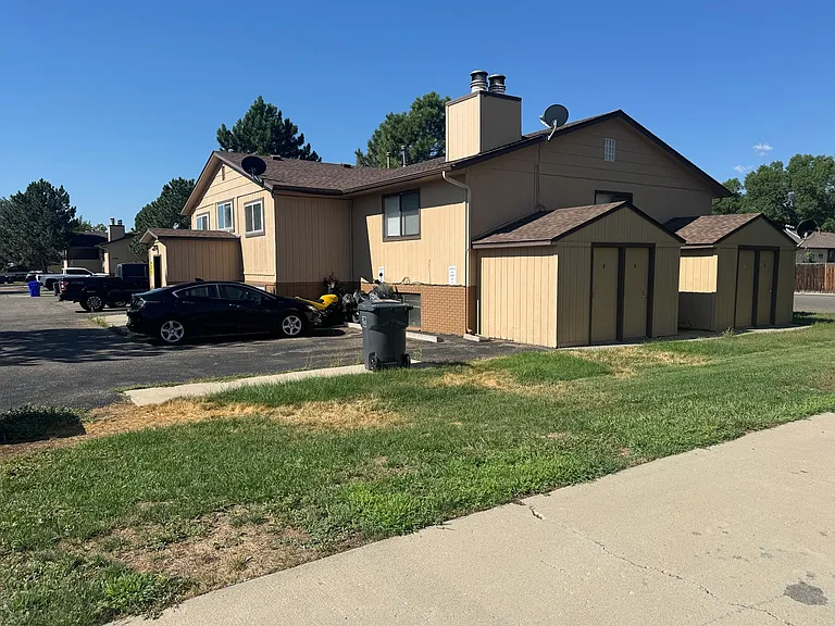 139 Juniper Pl #D — Photo 16