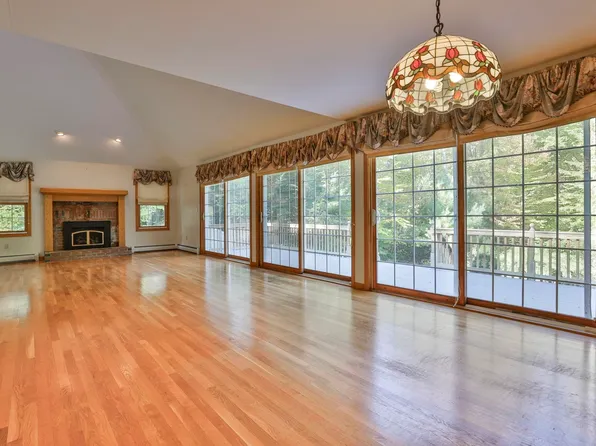 198 Whitehall Road, Hooksett, NH 03106