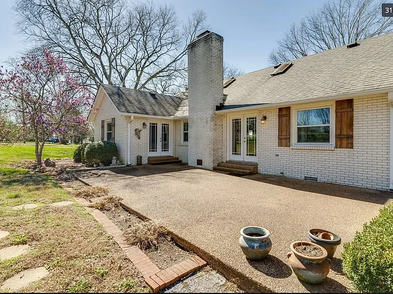 100 Bluegrass Cv — Photo 21