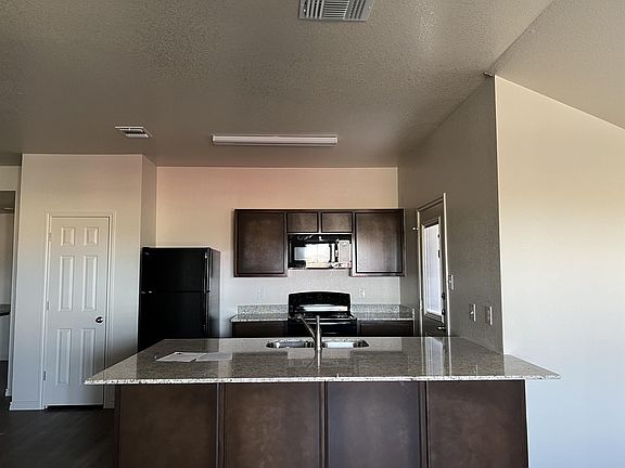 3rd image of 5902 Cordillera Dr #B