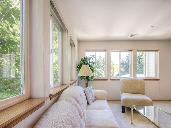 5th image of 12406 SE 31st St APT 204