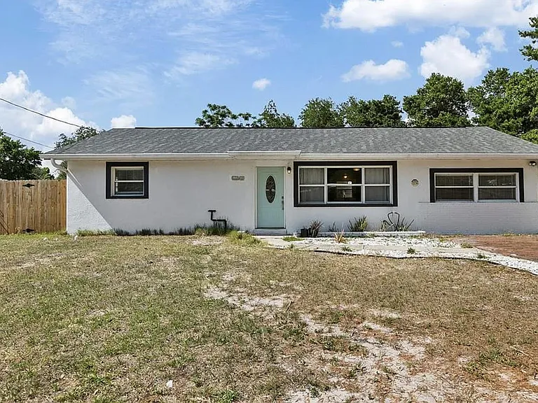 4111 W Montgomery Ter — Photo 1