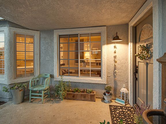 4th image of 975 Misty Canyon Ave