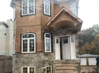 555 Woodrow Rd, Staten Island, NY 10312