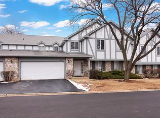 340 Springlake Ln APT D, Aurora, IL 60504