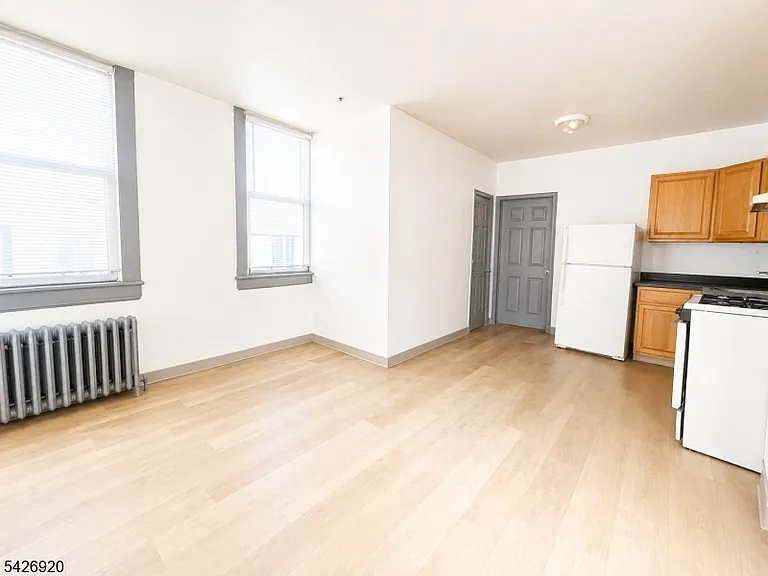 840 Mount Prospect Ave #1 — Photo 5