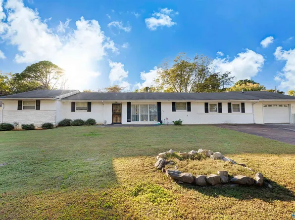 307 Harolds Dr NW, Huntsville, AL 35806