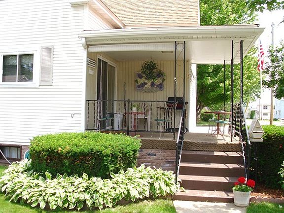 4th image of 1825 Superior Ave
