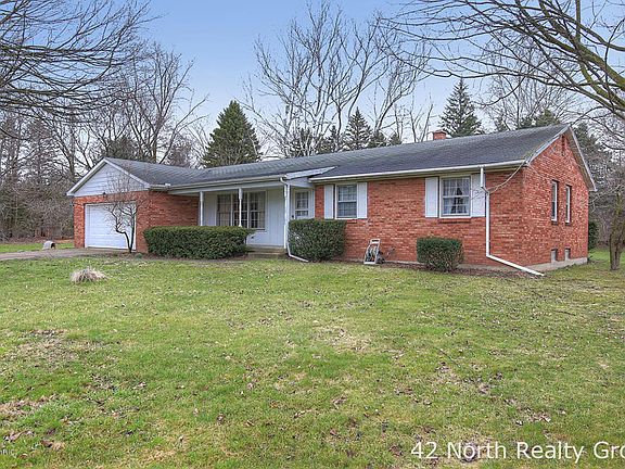 3rd image of 13820 Windemere Dr NW