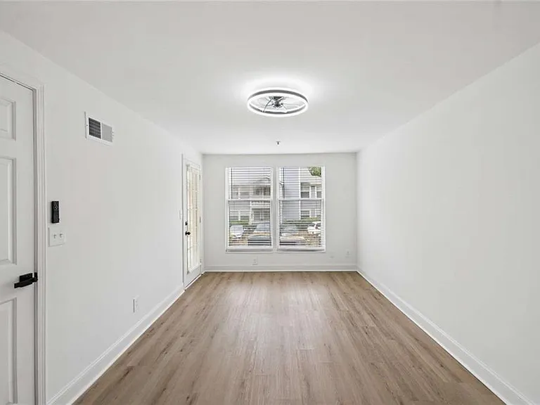 1466 Keys Crossing Dr NE — Photo 20