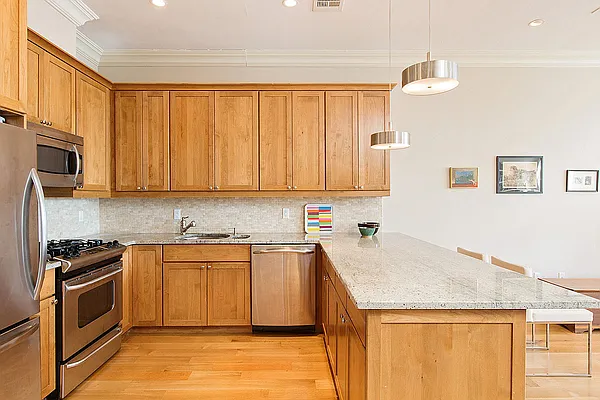 Sold by Brooklyn Real Inc | media 20